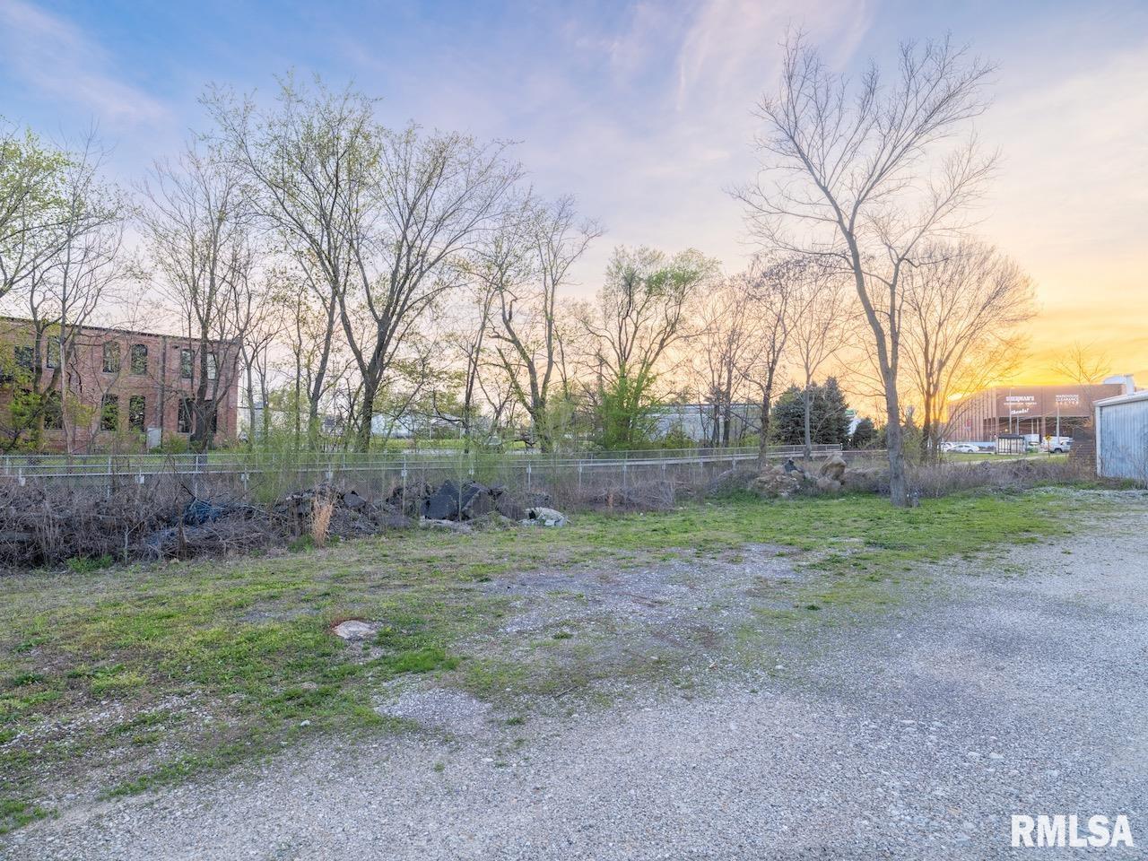 East Moneta Avenue Peoria Heights, IL 61616 - Photo 10 of 15