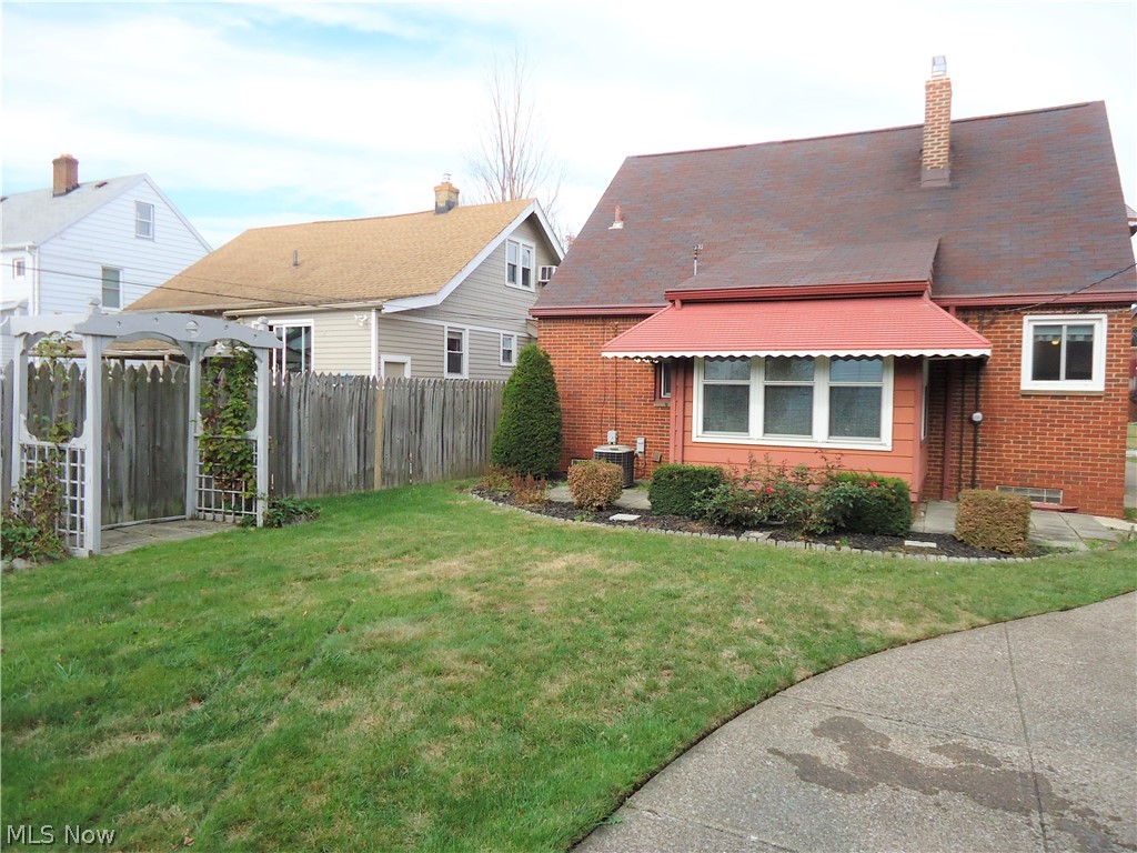 6711 Ackley Road Cleveland, OH 44129 - Photo 2 of 13 Gallery Image 2