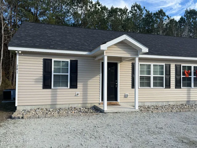 $1,075 | 201 Fire Tower Road, Unit 9, Richlands, NC 28574