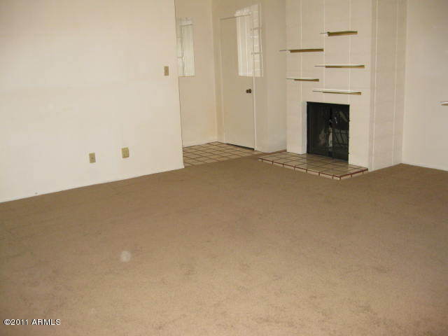 5525 East Thomas Road, Unit 4I Phoenix, AZ 85018 - Photo 6 of 15 Great Room