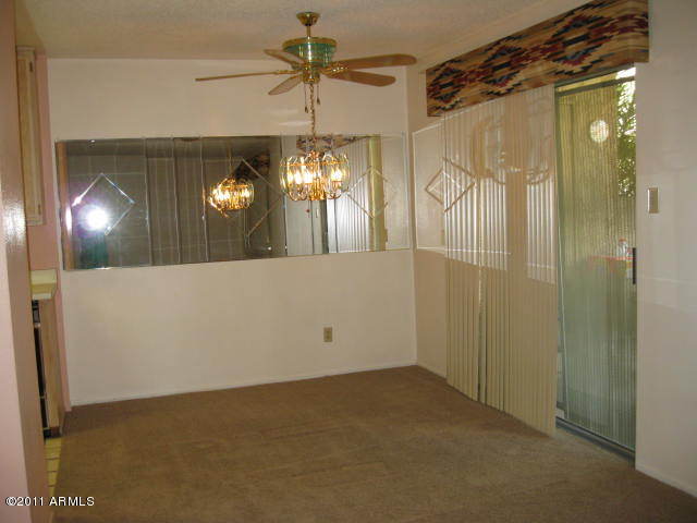 5525 East Thomas Road, Unit 4I Phoenix, AZ 85018 - Photo 7 of 15 Great Rm & Dining