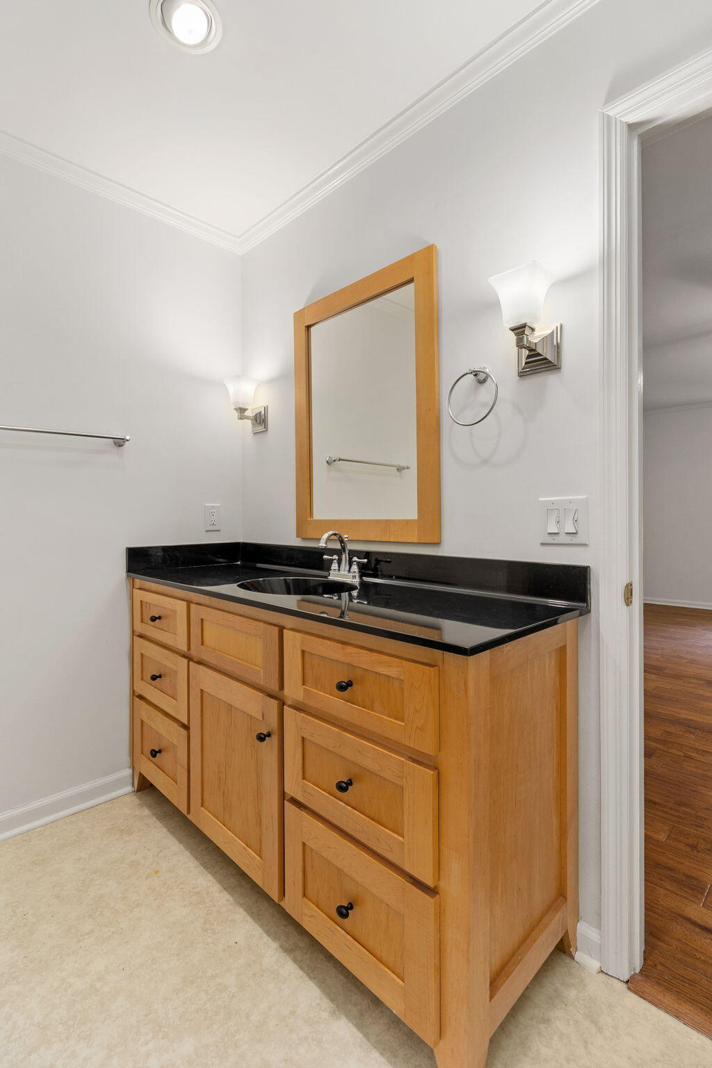 1808 Hidden Harbor Road Hixson, TN 37343 - Photo 28 of 73 Primary Suite