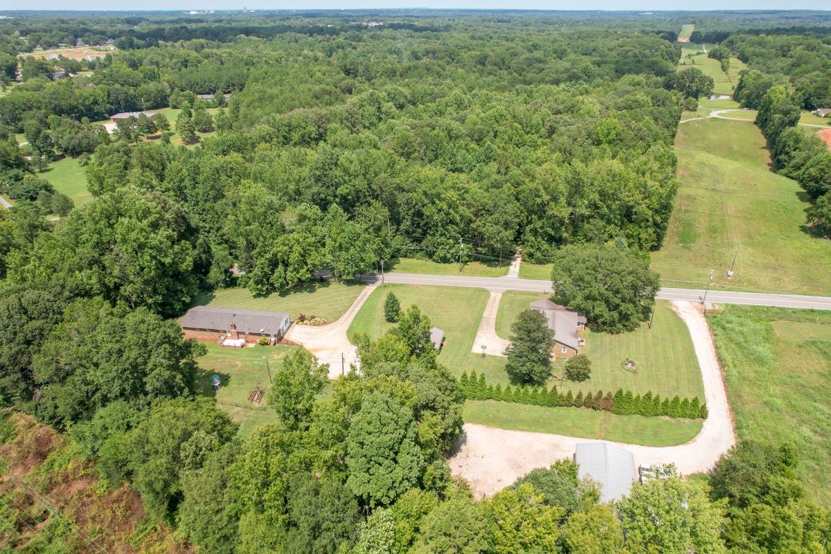 610 McAbee Road Roebuck, SC 29376 - Photo 4 of 35 Gallery Image 4