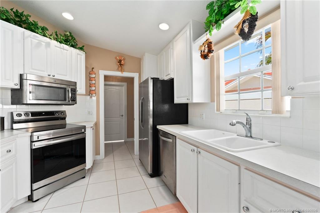 756 Southwest Balmoral Trace Stuart, FL 34997 - Photo 7 of 39