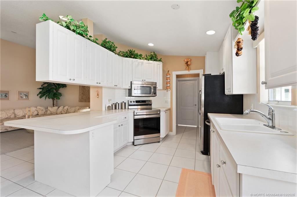 756 Southwest Balmoral Trace Stuart, FL 34997 - Photo 9 of 39