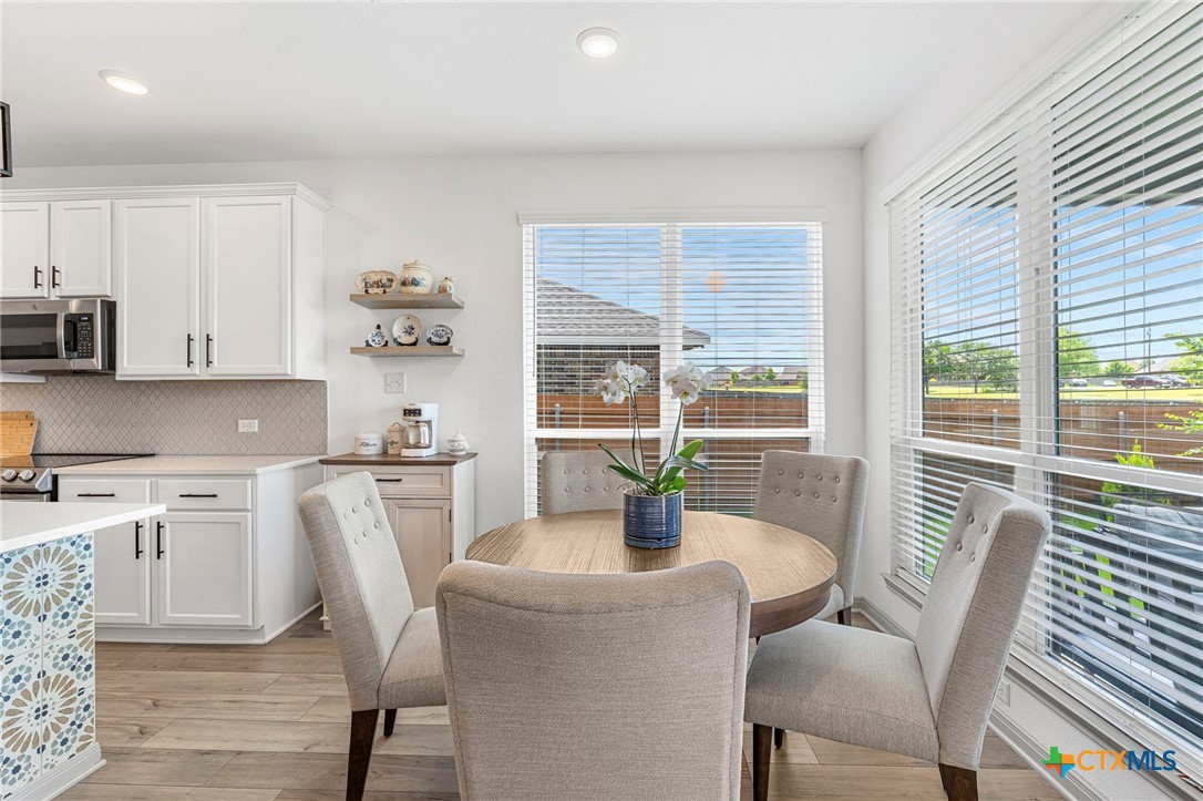 5221 Leaning Tree Temple, TX 76502 - Photo 11 of 37 Breakfast Area