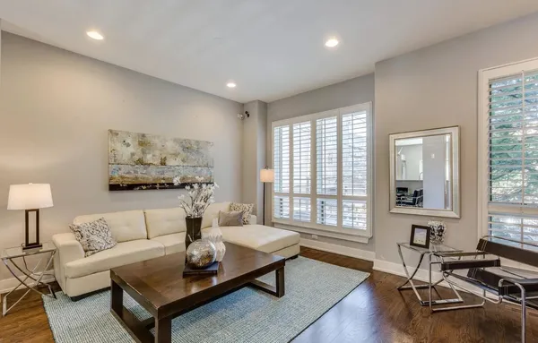 $7,500 | 111 South Aberdeen Street, Chicago, IL 60607