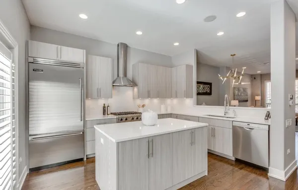$7,500 | 111 South Aberdeen Street, Chicago, IL 60607
