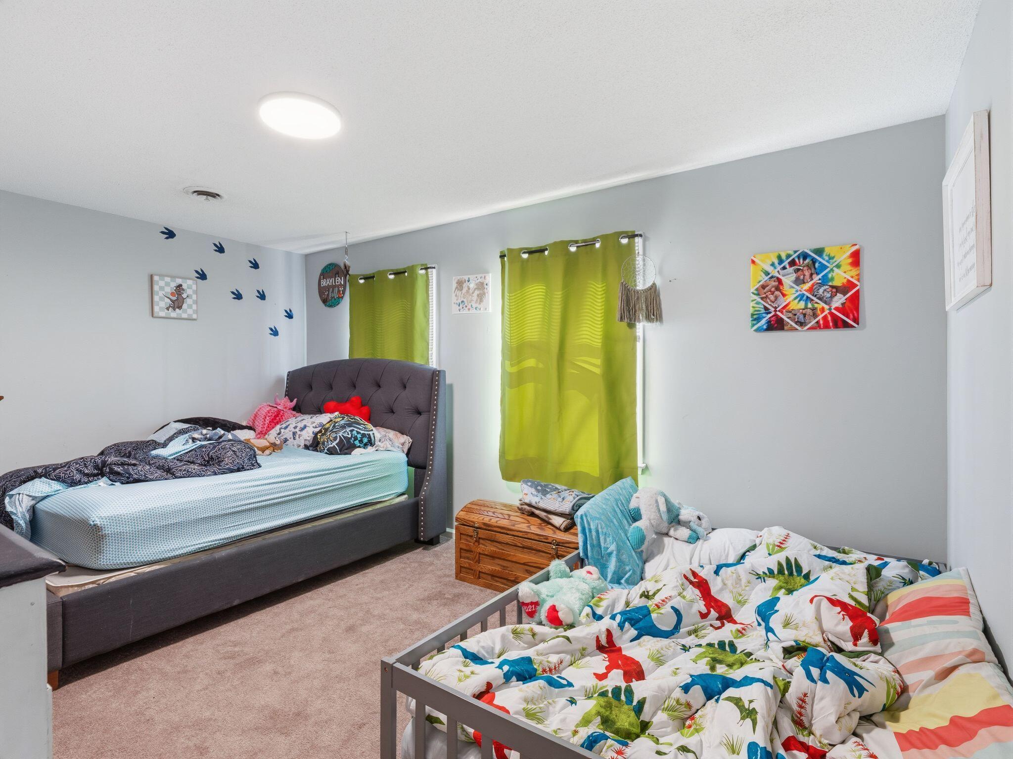 90 Fall Drive Collinsville, VA 24078 - Photo 17 of 22 a bedroom with toys and a book shelf