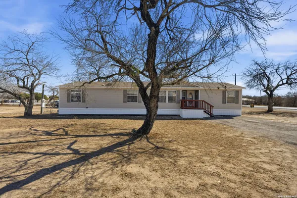 $295,000 | 708 Mesquite Street, Jourdanton, TX 78026