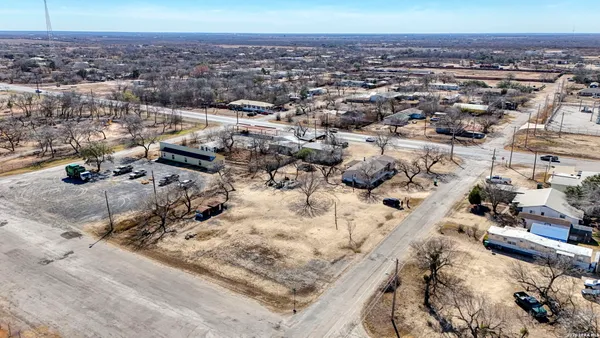 $295,000 | 708 Mesquite Street, Jourdanton, TX 78026