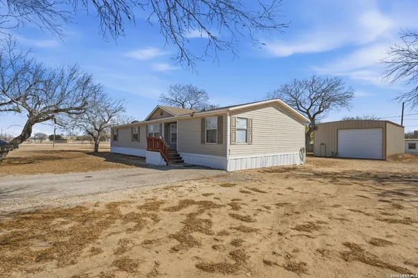 $295,000 | 708 Mesquite Street, Jourdanton, TX 78026
