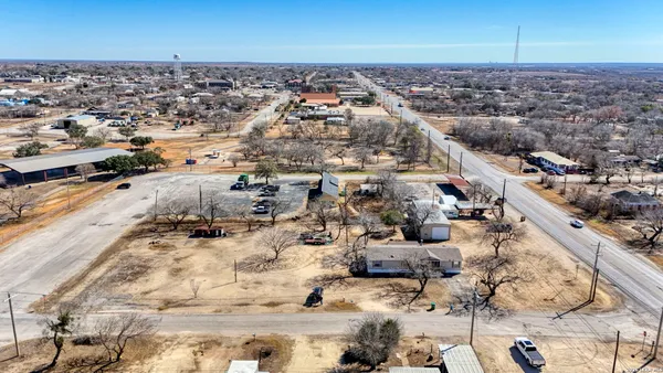 $295,000 | 708 Mesquite Street, Jourdanton, TX 78026