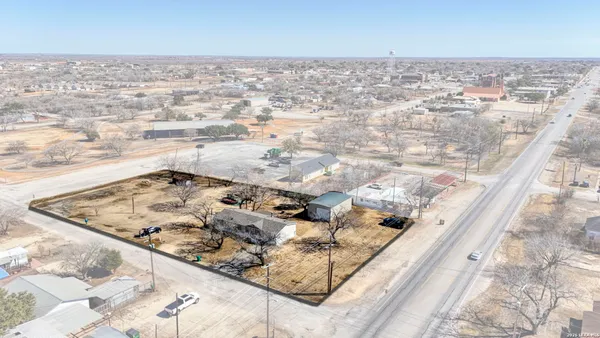 $295,000 | 708 Mesquite Street, Jourdanton, TX 78026