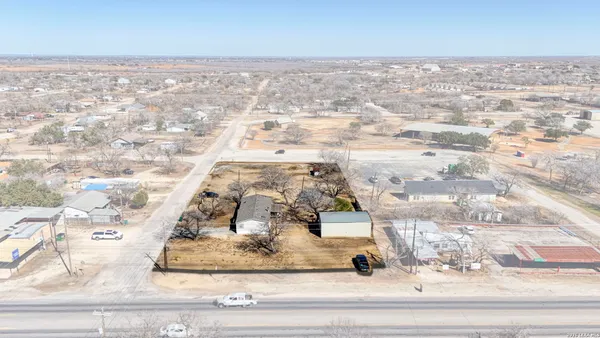 $295,000 | 708 Mesquite Street, Jourdanton, TX 78026