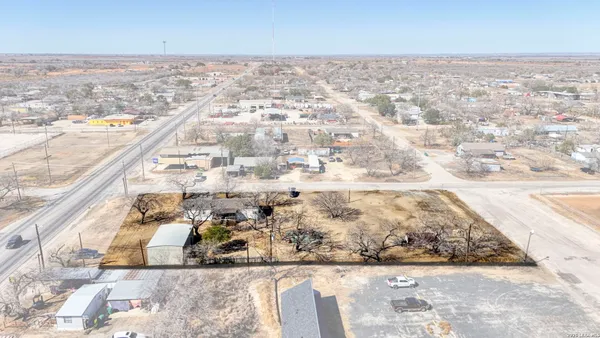 $295,000 | 708 Mesquite Street, Jourdanton, TX 78026