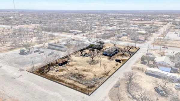 $295,000 | 708 Mesquite Street, Jourdanton, TX 78026