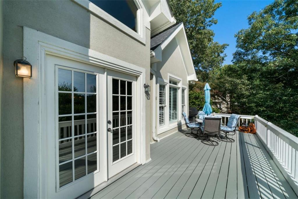 111 Warwick Way Rome, GA 30161 - Photo 40 of 46 a view of a house with a large window and wooden floor