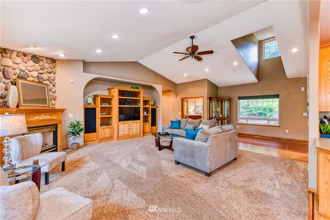 20903 Martin Road Mount Vernon, WA 98273 - Photo 4 of 25 Gallery Image 4