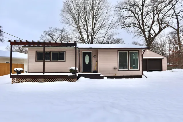 $179,999 | 310 North John Street, Decatur, MI 49045