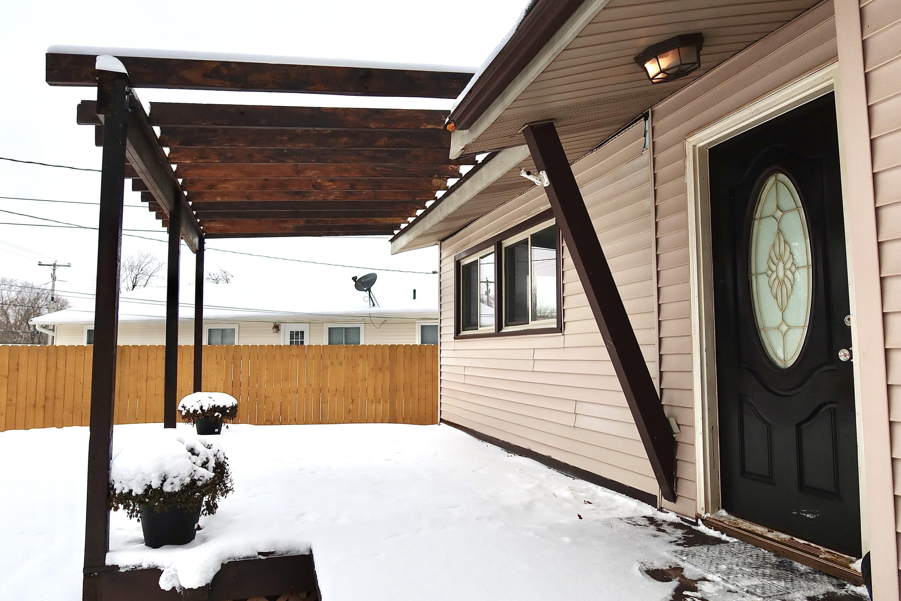 310 North John Street Decatur, MI 49045 - Photo 3 of 11 IMG_0777