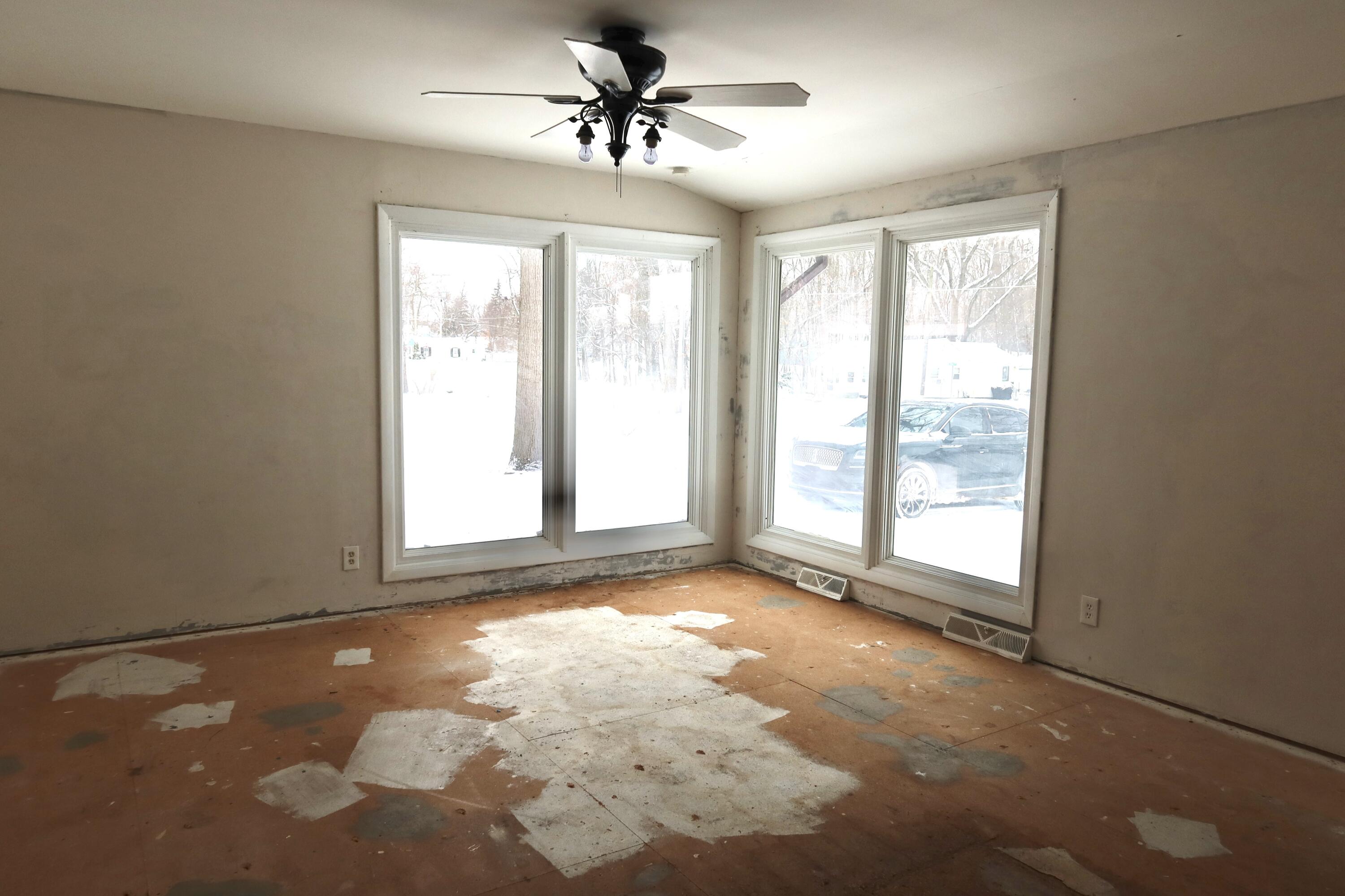 310 North John Street Decatur, MI 49045 - Photo 4 of 11 IMG_0778