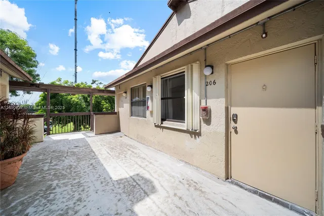 $2,300 | 485 Northwest 210th Street, Unit 206, Miami Gardens, FL 33169