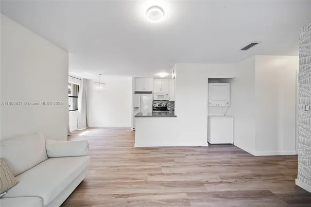 $2,300 | 485 Northwest 210th Street, Unit 206, Miami Gardens, FL 33169