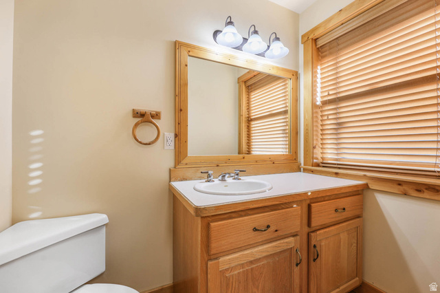605 North Loafer Canyon Road Elk Ridge, UT 84651 - Photo 23 of 53 1/2 bathroom on main