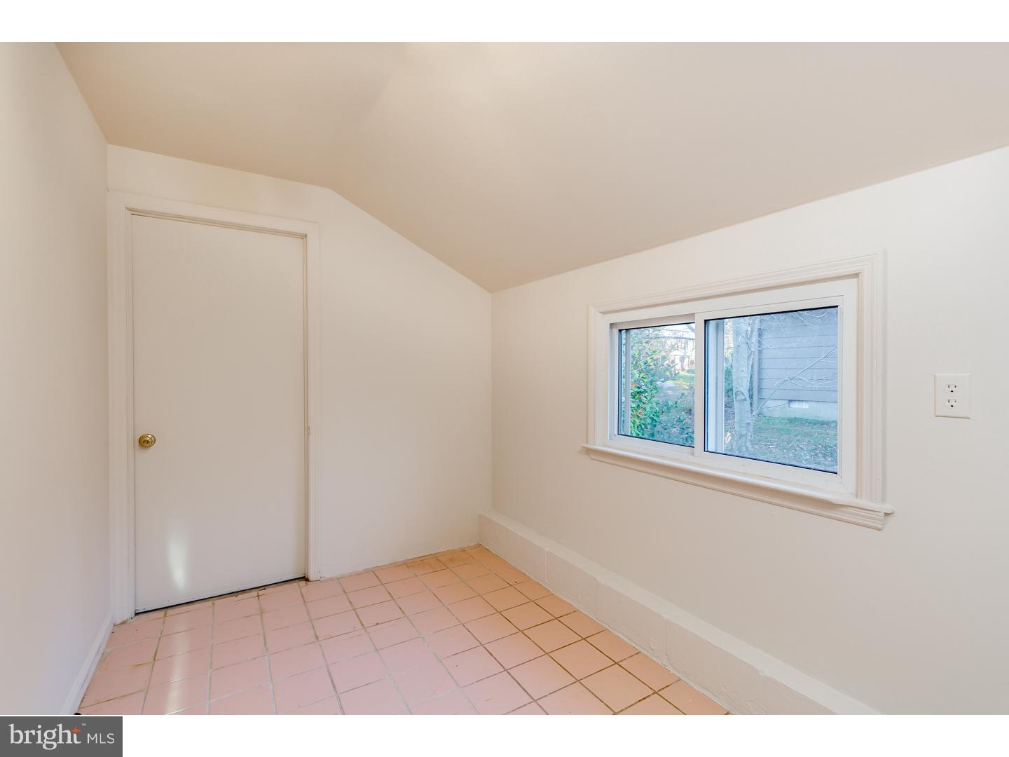167 Pearl Croft Road Cherry Hill, NJ 08034 - Photo 11 of 22 Office / Study