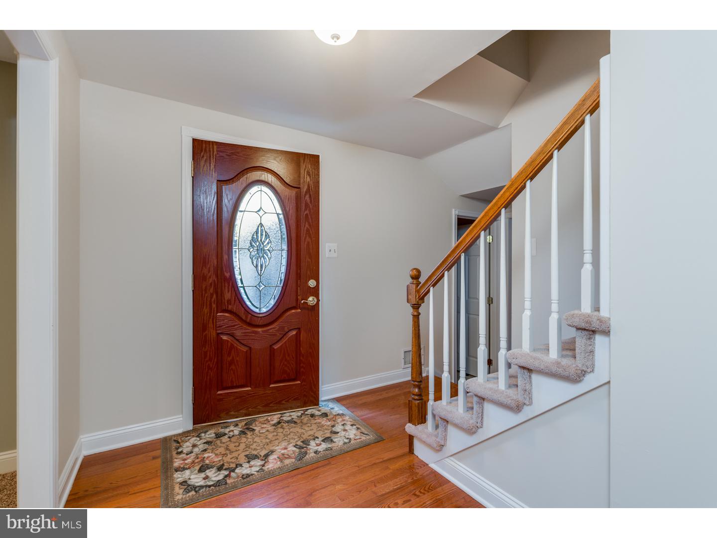 167 Pearl Croft Road Cherry Hill, NJ 08034 - Photo 3 of 22 Foyer