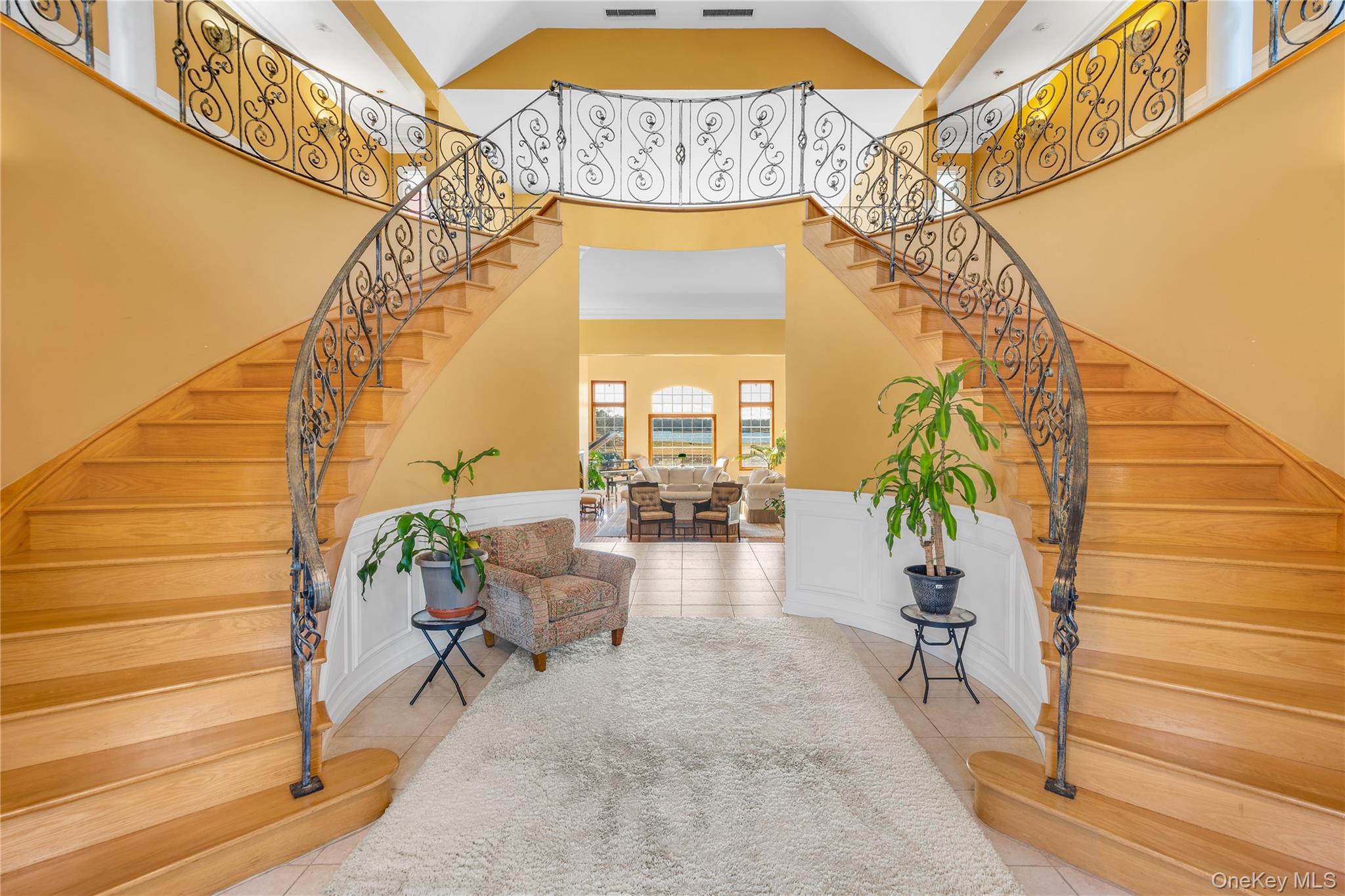 28 Old Neck Road South Center Moriches, NY 11934 - Photo 4 of 43