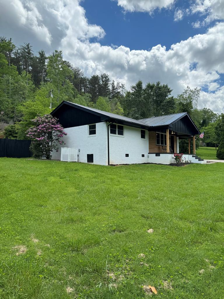 1112 Pleasant Valley Road Murphy, NC 28906 - Photo 4 of 51