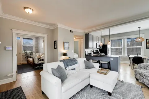 $399,000 | 3351 North Clifton Avenue, Unit 2E, Chicago, IL 60657