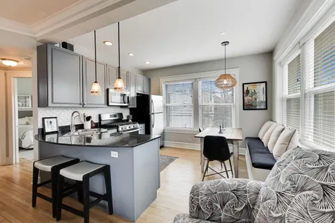 $399,000 | 3351 North Clifton Avenue, Unit 2E, Chicago, IL 60657