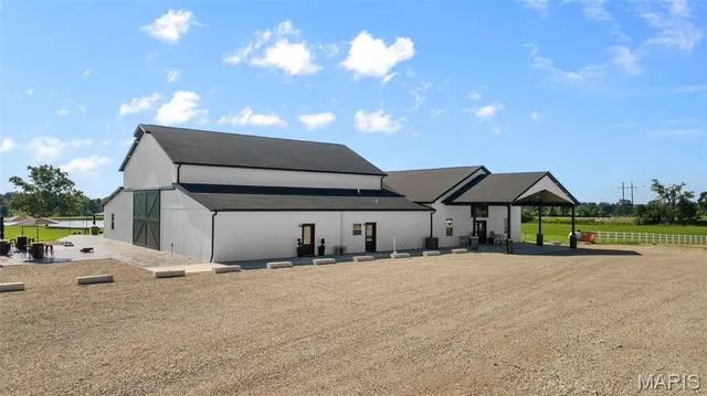 $3,400,000 | 18191 State Hwy M, Marble Hill, MO 63764