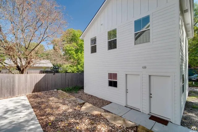 $535,000 | 1320 Pennsylvania Street, Unit APARTMENT ABOVE GARAGE, Lawrence, KS 66044