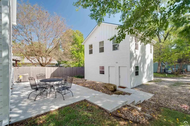 $535,000 | 1320 Pennsylvania Street, Unit APARTMENT ABOVE GARAGE, Lawrence, KS 66044