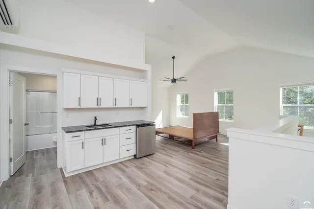 $535,000 | 1320 Pennsylvania Street, Unit APARTMENT ABOVE GARAGE, Lawrence, KS 66044