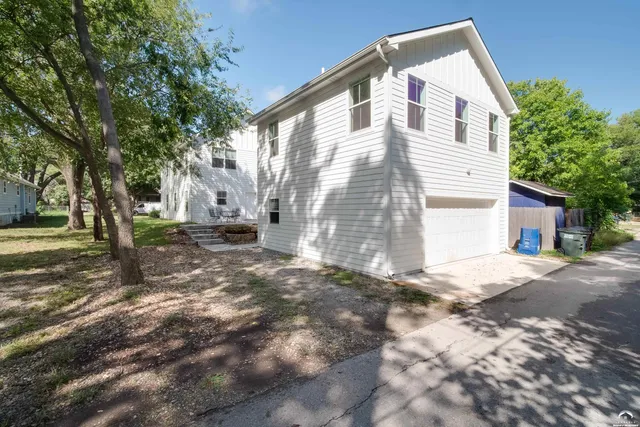 $535,000 | 1320 Pennsylvania Street, Unit APARTMENT ABOVE GARAGE, Lawrence, KS 66044