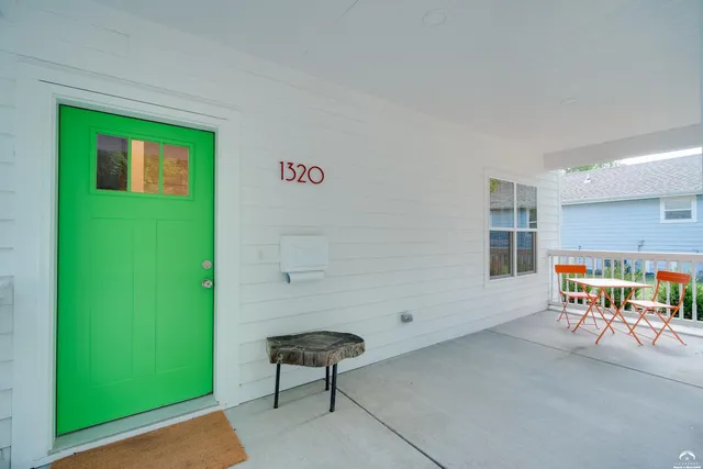 $535,000 | 1320 Pennsylvania Street, Unit APARTMENT ABOVE GARAGE, Lawrence, KS 66044