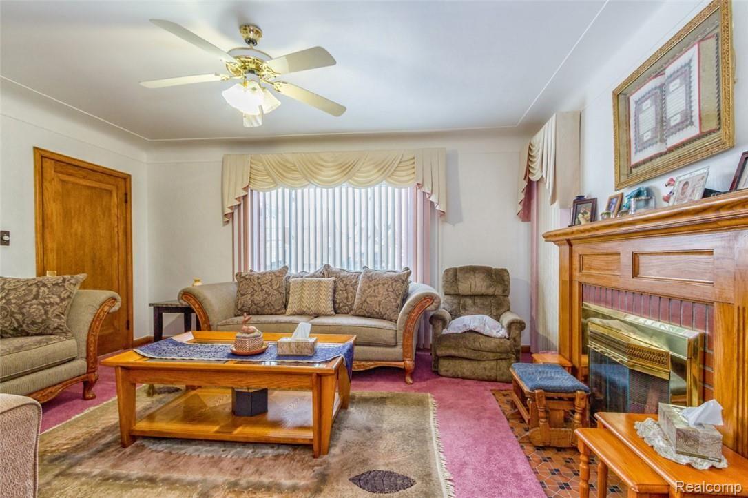 7701 Miller Road Dearborn, MI 48126 - Photo 5 of 22 03.jpg
