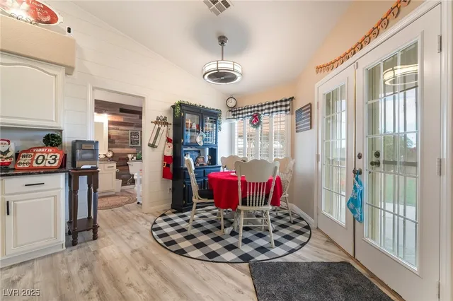 $1,150,000 | 396 East Country Club Drive, Henderson, NV 89015