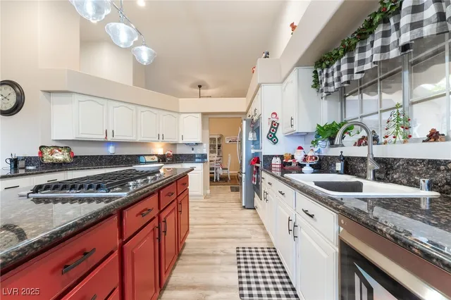 $1,150,000 | 396 East Country Club Drive, Henderson, NV 89015