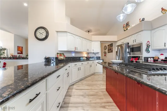 $1,150,000 | 396 East Country Club Drive, Henderson, NV 89015