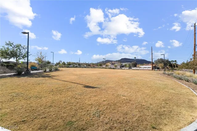 $1,150,000 | 396 East Country Club Drive, Henderson, NV 89015