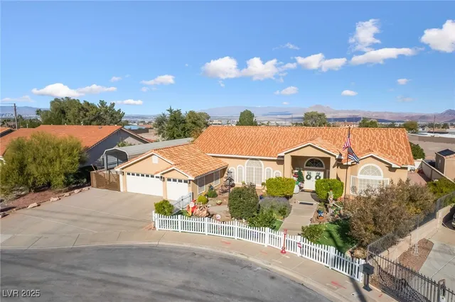 $1,150,000 | 396 East Country Club Drive, Henderson, NV 89015