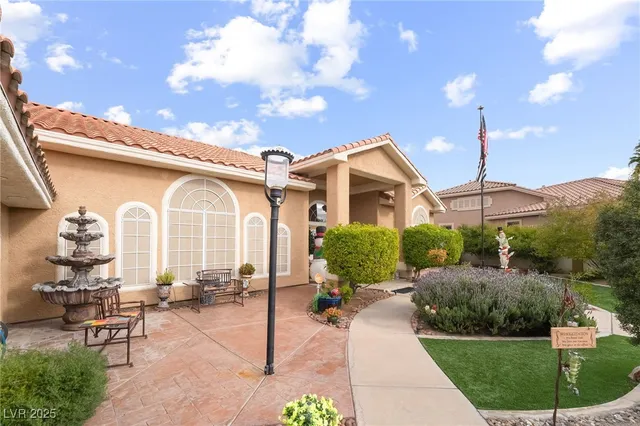 $1,150,000 | 396 East Country Club Drive, Henderson, NV 89015