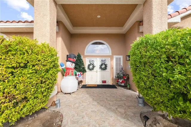 $1,150,000 | 396 East Country Club Drive, Henderson, NV 89015