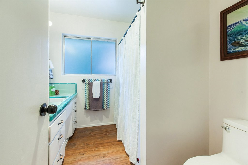 1900 Winrow Road El Cajon, CA 92021 - Photo 8 of 25 2nd master suite bathroom